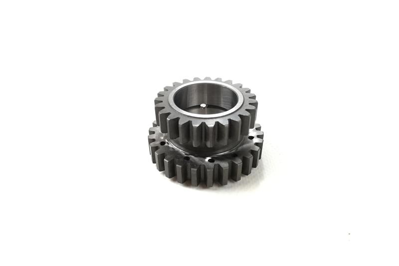 Pinion 16 meshes with primary DRT Z Z15 / 69 (ratio 4.31) helical Vespa PK 50