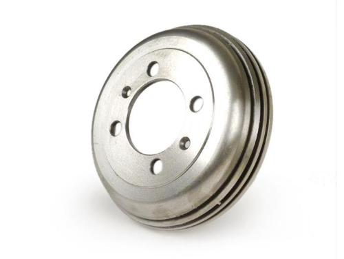 Tamburo freno anteriore BGM PRO BGM5300 in ghisa per Vespa Wideframe e Largeframe da 8 pollici. Compatibile con cerchi originali e tubeless.