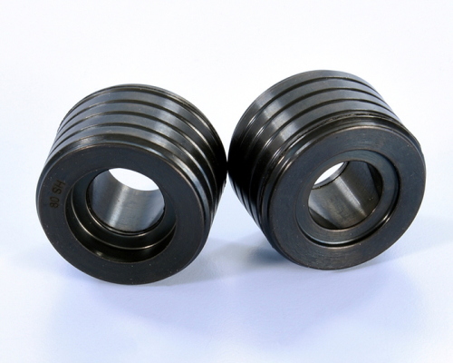 Kit Polini 214.0144 con due silent block motore 80 Shore per Vespa Smallframe. Quote 41 mm, 18/26 mm e larghezza 26,5 mm.