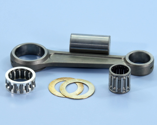 Biella Polini 210.0035 per Vespa 125 Primavera ed ET3, corsa 51: interasse 97 mm, piede 19 mm, testa 26 mm, spinotto 15 mm.