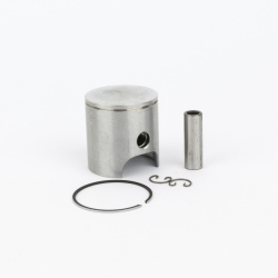 Pistone completo Pinasco 10121101 Ø47 mm, monofascia e spinotto 10 mm, per kit G-Force 10051904 LC e 10051906 AC Minarelli orizzontale.