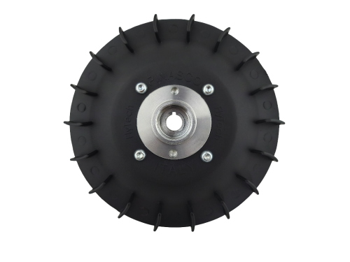 Volano Pinasco Flytech Touring 25066845, cono 20 mm e massa 1,1 kg, per Vespa PX 125-150-200 compatibili. Ricambio con ventola; non è un kit accensione completo.