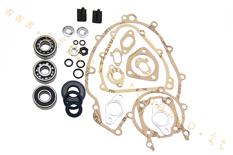 OTZVET3 - Engine overhaul kit with flywheel side roller bearing for Vespa ET3