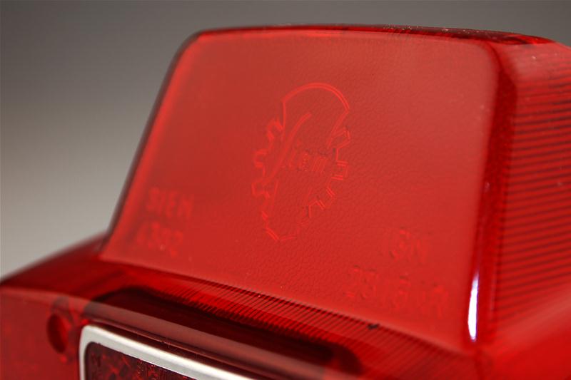 brillant cuerpo de luz de cola roja marque Siem VNB6T pour Vespa 125-150 GL VLA1T - Sprint VLB1T> 025 - VSC478T 1SS> 180 GTR