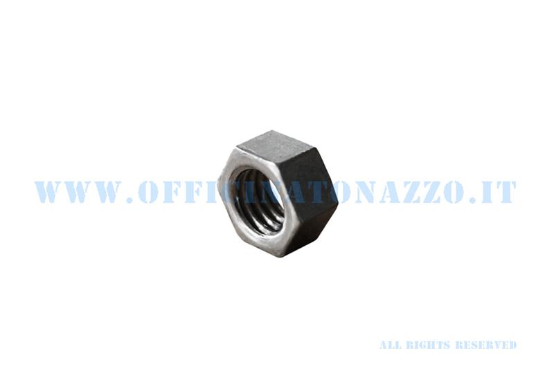 Tuerca M8 con llave hexagonal de 11 mm