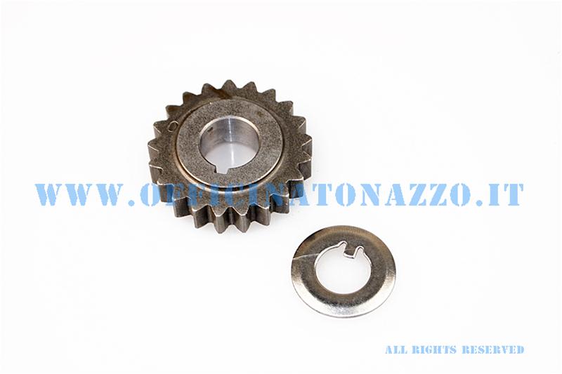 Pinion 21 meshes with primary DRT ZZ 72 (Ratio 3.43) straight teeth for Vespa 50 - Primavera - ET3