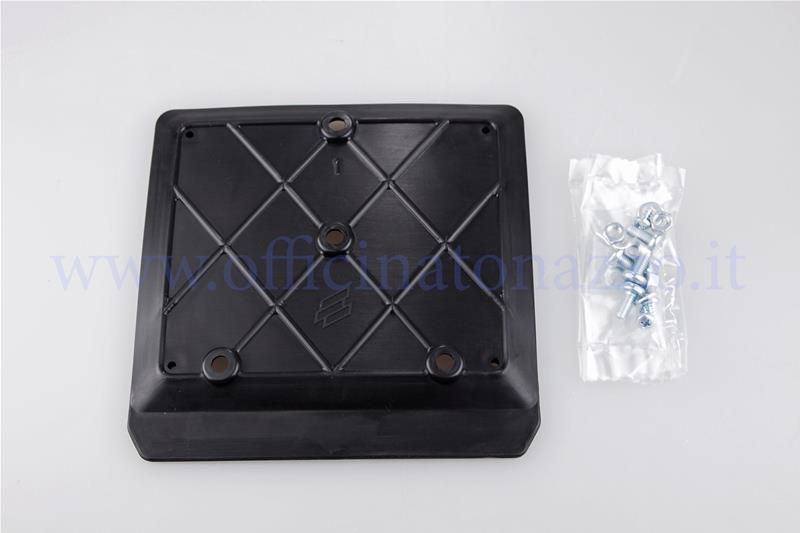 Portatarga Polini in plastica nera per Vespa 50 (con viti)