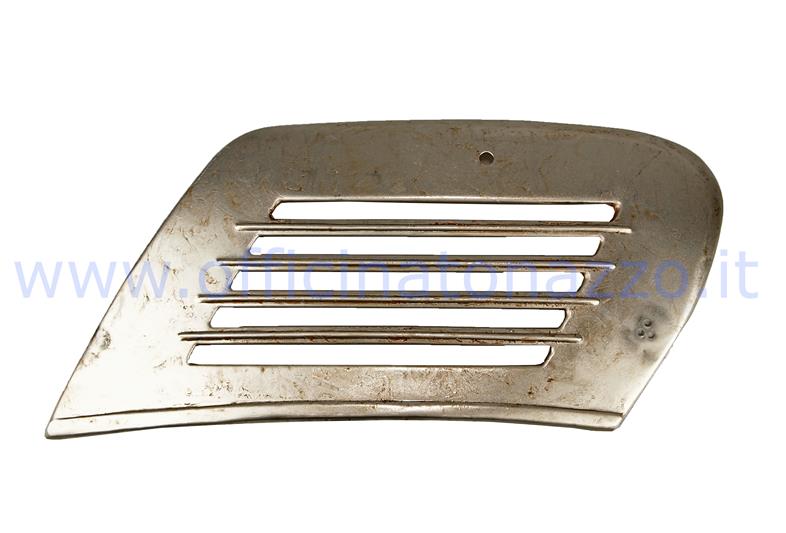 278VM100 - Sportello lato motore con attacchi verticali per Vespa  50  1°serie dal 1963-1966