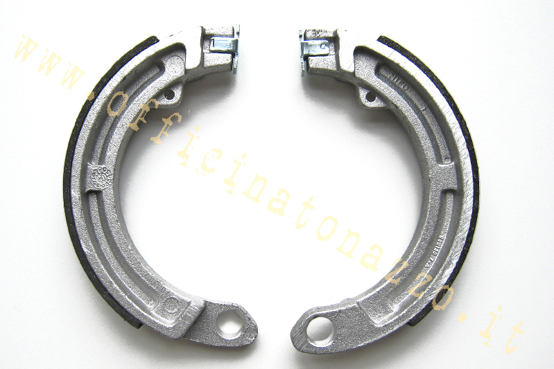 Ganasce freno anteriore  per Vespa 50 (cerchio da 9 e 10) 90 - Primavera - ET3 - V1T>15T - V30T>33T - VM1T>2T - VN1T>2T - VNA1T>2T - VNB1T>6T - Super - VL1T>3T - VB1T - VBA1T - VBB