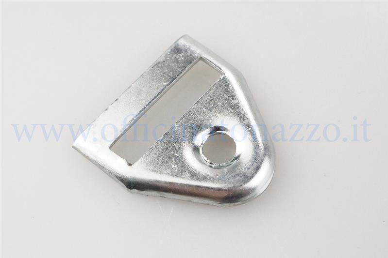 1436 - Terminale per cinghia sella triangolare per Vespa