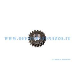 Pinion DRT Z 16 meshes with primary Z15 / 69 (Ratio 4.31) helical Vespa PK 50