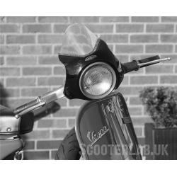 Flyscreen SLUK, carbon-look, per Vespa 125 GTR/TS/150 SprintV/180-200 Rally come simpatico accessorio