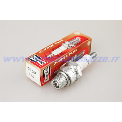 Spark plug CHAMPION L86C short thread for Vespa (equivalent degree of temperature at NGK B6HS - Bosch W7AC)