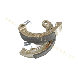 Newfren rear brake shoes for Vespa 50 with 9" rims