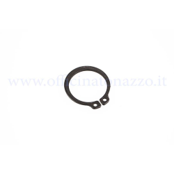 Seeger Ø22mm for 20mm front wheel hub pin for Vespa PX - PK (original Piaggio ref. 006422).