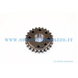 Pignon DRT Z 24 s'engrène sur primaire Z 69 (rapport 2,88) dents droites pour Vespa 50 - Primavera - ET3