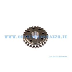 Ritzel DRT Z 26 greift in Primärrad Z 68 (Übersetzungsverhältnis 2,61) mit geraden Zähnen für Vespa 50 - Primavera - ET3
