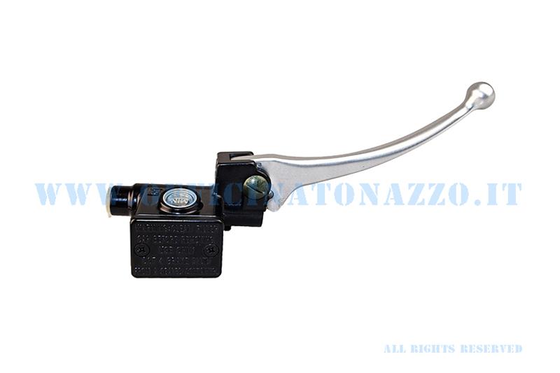 Front disc brake master cylinder for Vespa PX