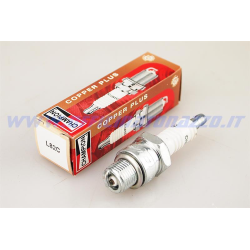 Bujía CHAMPION L82C de rosca corta para Vespa (equivalente a NGK B7HS - Bosch W5AC)