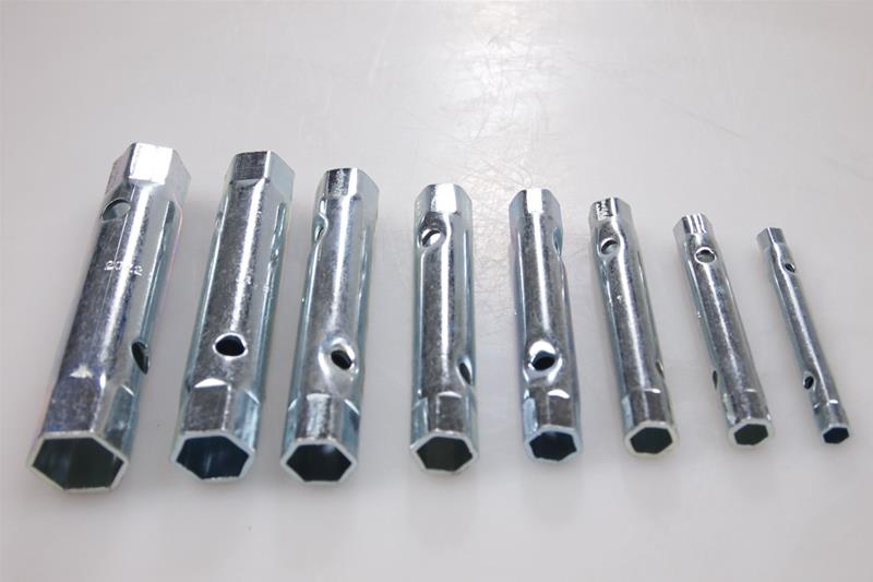 3329 - set of socket wrenches