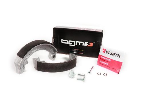 Ganasce freno BGM PRO 49953 da 150x24 mm per Vespa PX, PK e T5; posteriori su Rally, Sprint, GT, GTR, TS, GL, GS e SS compatibili.