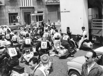 Gare di regolarità Vespa GS