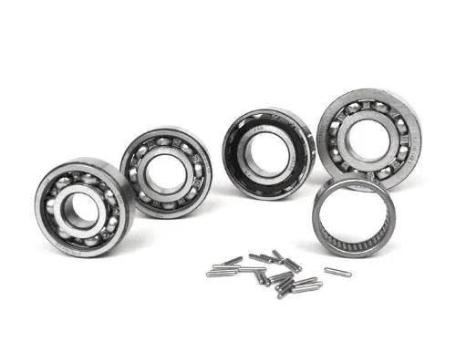 Kit cuscinetti motore Scooter Center 3730004 per Vespa Rally 200 VSE1T fino al telaio 33996 con accensione Femsatronic, completo dei sei supporti previsti.
