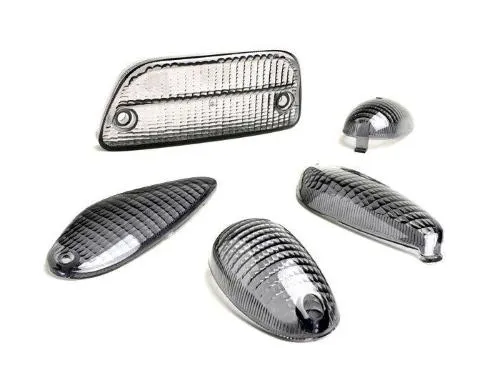 Set BGM ORIGINAL K070180 per Piaggio NRG MC2: quattro lenti indicatori nere e una lente fanale posteriore. Lampadine escluse.