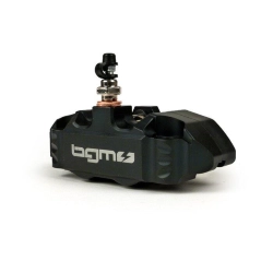 Pinza BGM PRO nera a 4 pistoni da 25 mm per impianti Vespa PX Disc, T5, PK e LML con supporto radiale dedicato. Interasse 82 mm, banjo M10x1,25.