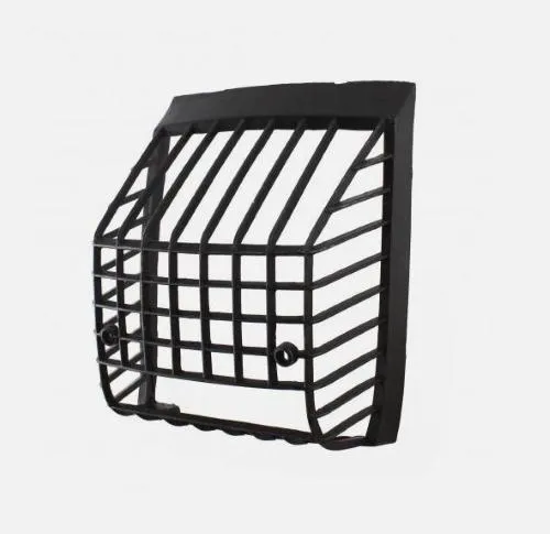 Griglia in plastica nera per fanale posteriore Vespa PX 80, 125, 150 e 200 Arcobaleno. Verificare la forma del gruppo ottico prima del montaggio.