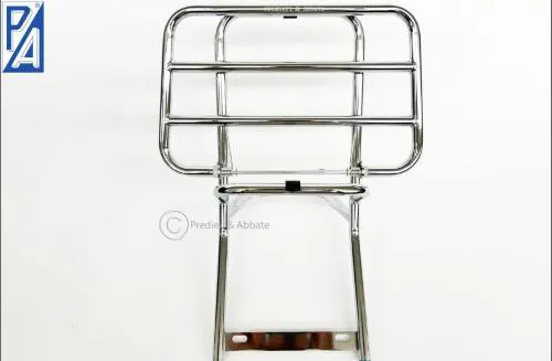 Portapacchi posteriore Predieri & Abbate PA.001086 cromato per Vespa PX fino al 1998. Peso 1,95 kg; distinto dall'anteriore PA.001085.