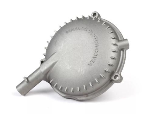 Coperchio frizione maggiorato Pinasco 26482080 con alette per dissipare il calore, destinato a Vespa Largeframe compatibili.
