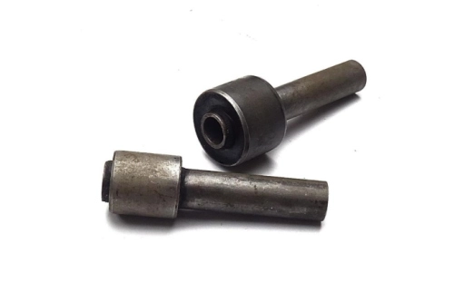 Coppia economica di silent block imboccolati per traversa motore Vespa PX 80-150, Sprint, GT, GTR, VNB, VBB e GL compatibili.