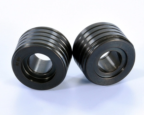 Kit Polini 214.0144 con due silent block motore 80 Shore per Vespa Smallframe. Quote 41 mm, 18/26 mm e larghezza 26,5 mm.
