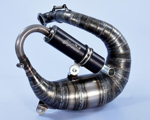Marmitta Polini Big Evolution 200.0416 per Vespa Smallframe 50/125 compatibili: acciaio grezzo, silenziatore alluminio e montaggio con modifica al telaio.