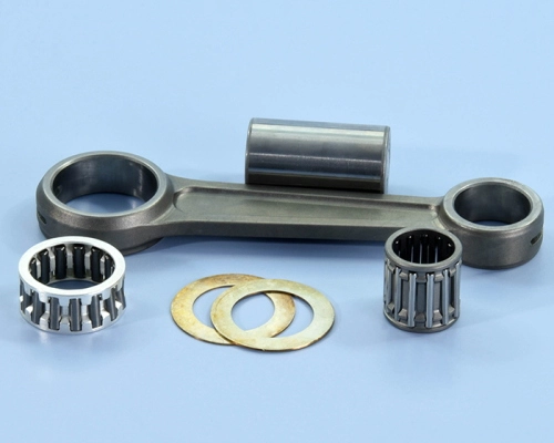 Biella Polini 210.0035 per Vespa 125 Primavera ed ET3, corsa 51: interasse 97 mm, piede 19 mm, testa 26 mm, spinotto 15 mm.