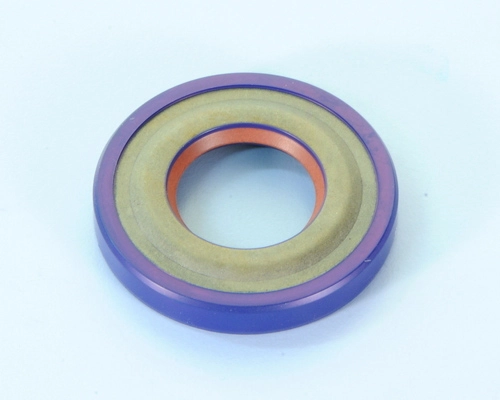 Paraolio Polini 285.0139 lato frizione 22,7×47,05×7/7,5 mm in FKM/PTFE per Vespa 50/125 Smallframe e Ape 50 compatibili.