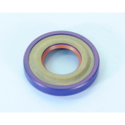 Paraolio Polini 285.0139 lato frizione, misura 22,7×47,05×7/7,5 mm, in FKM e PTFE. Per Vespa 50/125 Smallframe e Ape 50 compatibili.