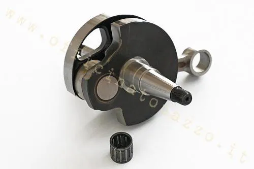 Albero motore anticipato Mazzucchelli AMT166 per Vespa PX/PE 200 e Rally Ducati: corsa 57 mm, biella 110 mm, spinotto 16 mm e cono nominale 20 mm.