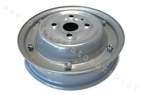 Cerchio chiuso F.A. Italia 5508 in acciaio per Vespa 50 N, L e R. Misura 2.75-9, quattro fori e finitura grigio metallizzato.