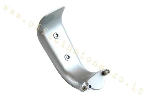Portaruota di scorta grigio per cerchio pieno da 8 pollici, destinato a Vespa 125 VNA-VNB e 150 VBA-VBB con fissaggi compatibili.