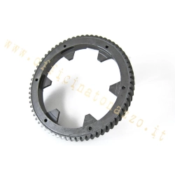 Corona primaria elicoidale Z65 per Vespa Rally 200, P200E e PX 200. Abbinamento con pignone originale Z23, rapporto 2,83.