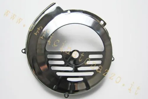 Coprivolano metallico lucido per Vespa 50, 50 Special, Primavera ed ET3. Verificare sagoma, fissaggi e ingombro della ventola.