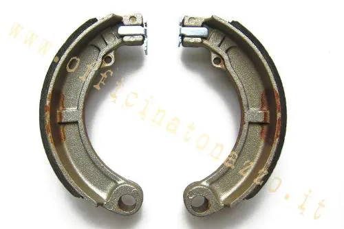 Coppia di ganasce freno posteriori Newfren GF0160 da 127x28 mm per Vespa 125 Super VNC1T e 150 Super VBC1T con tamburo da 8 pollici.
