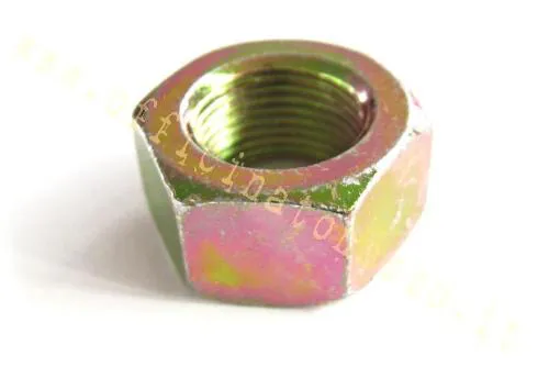 Dado M16x1,25 per tamburo posteriore Vespa PK 50 XL e PX Arcobaleno. Esagono 24 mm; ripristinare rondella, fermo e coppiglia.