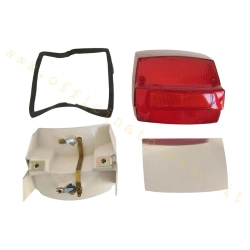 Fanale posteriore Bosatta P-211 completo di guarnizione per Vespa PX e PE prima serie 125-200. Riferimento equivalente Piaggio 162740.