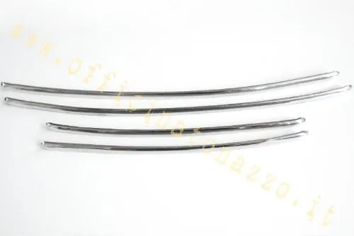 Kit CIF 5262: quattro fregi in alluminio con minuteria per Vespa 125 GT/GTR, 150 Sprint e 180 SS, equivalente aftermarket Piaggio 610100M.