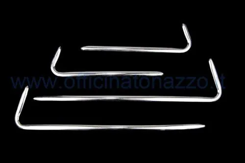 Kit fregi CIF 5263 in alluminio per Vespa 150 GL VLA1T: quattro listelli per cofani e parafango, completi di viti di fissaggio.
