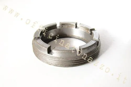 Ghiera a castello F.A. Italia 2784 per cuscinetto posteriore Vespa VNA, VNB, VBA, VBB, GT, GTR, GL, Sprint e Rally 180. Ø esterno 49 mm.