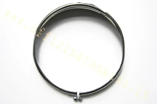 Cornice cromata per fanale anteriore da 115 mm di Vespa Primavera, ET3, 125 Super VNC1T e 150 Super VBC1T compatibili.